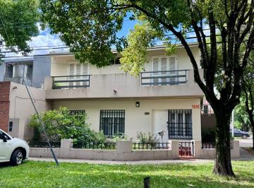 Casa · 204m² · 6 Ambientes · 1 Cochera · Casa de 4 Dorm. en Fisherton