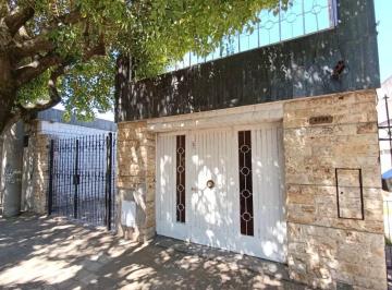 Casa · 80m² · 3 Ambientes · 1 Cochera · Casa en Venta