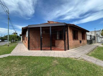 Casa · 107m² · 3 Ambientes · 1 Cochera · Casa en Mundialista