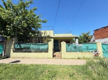 Casa · 140m² · 3 Ambientes · 2 Cocheras · Venta de Casa Multifamiliar en Villa de Mayo