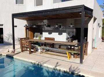 Casa · 239m² · 11 Ambientes · 3 Cocheras · Alquiler de Casa con 5 Dorm. y Pileta en La Caballeriza, Pilar