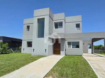 Casa · 199m² · 4 Ambientes · 4 Cocheras · Casa en Venta en San Sebastian - Area 8, San Sebastian, Escobar