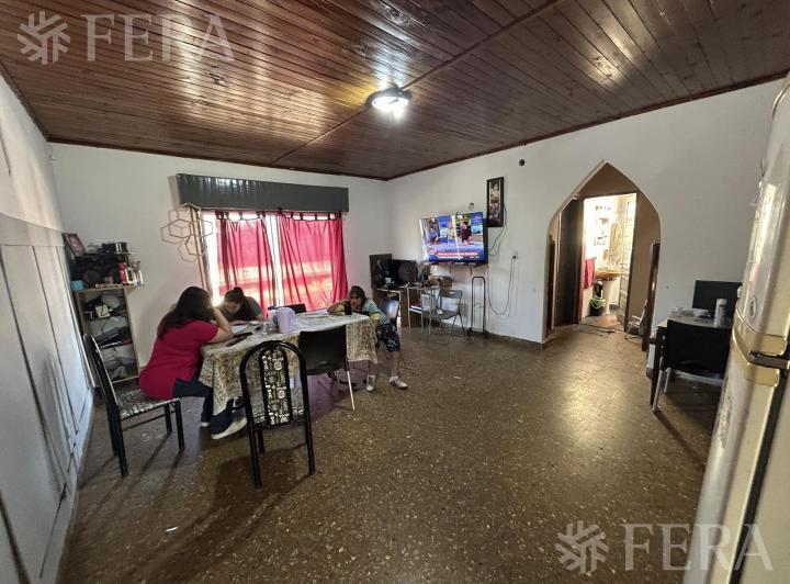 Local comercial · 323m² · 3 Ambientes · 1 Cochera