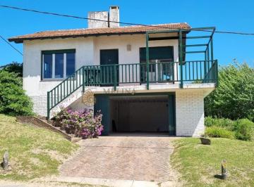 Casa · 85m² · 4 Ambientes · 1 Cochera · Casa Frente a La Playa en Pinamar