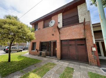 Casa · 122m² · 4 Ambientes · 1 Cochera · Dúplex 4 Ambientes con Cochera Sin Expensas - Funes 100 - La Perla