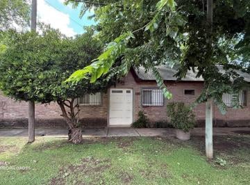 Casa · 106m² · 4 Ambientes · 1 Cochera · Casa 2 Dorm. - Olmos 700 - Fisherton Rosario | Venta