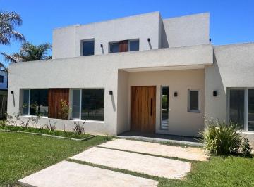 Casa · 220m² · 7 Ambientes · 2 Cocheras · Casa en Venta en San Matias - Area 3, San Matias, Escobar