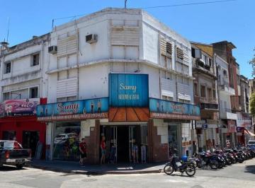 Local comercial · 210m² · 3 Ambientes · Local - Centro