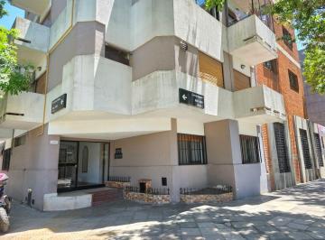 Departamento de 3 ambientes, Parque Chacabuco · Departamento 3 Ambientes Planta Baja Frente con Patio a m del Parque Chacabuco