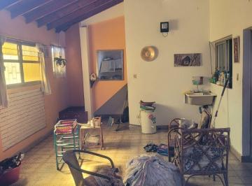 PH en Venta de 3 ambientes  · Casa en Terreno Propio, Venta en Block, Local o Cochera Para Varios Autos y Departamento en 1er. Pis