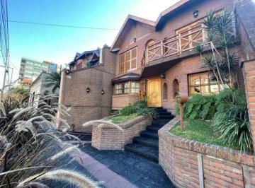 Casa · 260m² · 4 Ambientes · 3 Cocheras · Venta Casas Villa Devoto 3 Dorm.
