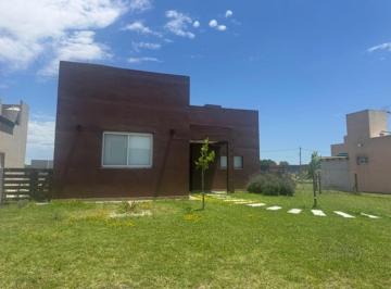 Casa de 3 ambientes, San Vicente · Casa - Venta - Pedregales