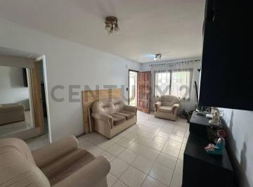 Casa · 117m² · 4 Ambientes · 1 Cochera · Venta! Casa Barrio Etchepare
