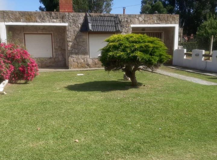 Casa · 380m² · 4 Ambientes · 2 Cocheras
