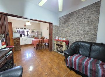 Casa · 120m² · 5 Ambientes · 1 Cochera · Casa - Temperley Este