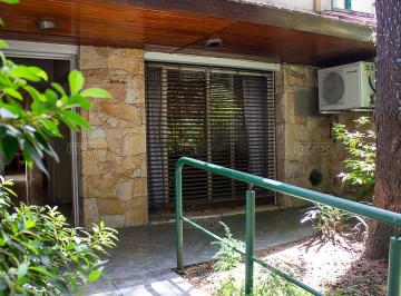 Casa · 220m² · 5 Ambientes · Casa Chalet en Venta en Belgrano R, Capital Federal, Buenos Aires