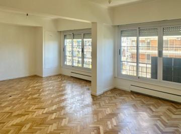 Departamento de 4 ambientes, Recoleta · Venta 3 Dorm. Super Luminoso Recoleta. Beruti 2400