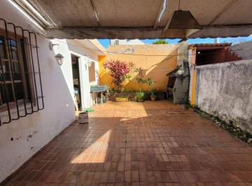 Casa de 7 ambientes, Rosario · Casa en Venta 3 Dorm. con Patio y Parrillero.