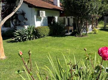 Quinta vacacional · 250m² · 4 Ambientes · Casa Quinta en Venta en Las Nazarenas, Pilar, G. B. a. Zona Norte