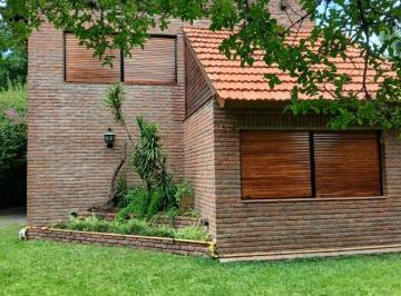 Casa de 5 ambientes, Berazategui · Casa de 160 m² con 3 Dorm. en Venta y Alquiler en Country Club El Carmen