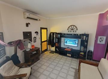 PH · 220m² · 3 Ambientes · 1 Cochera · PH en Venta de 3 Ambientes con Cochera, Ituzaingo Norte. Zona Oeste.