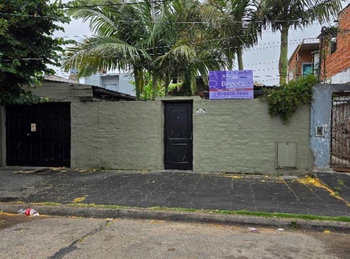 Casa · 200m² · 6 Ambientes · 1 Cochera