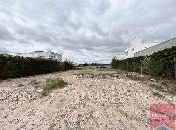 Terreno · 1035m² · Barrio Carrascal Lote 12 Mz a