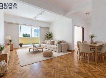 Departamento · 114m² · 4 Ambientes · Departamento de 4 Ambientes con Dependencia, Patio y Balcón Terraza en Venta en Almagro