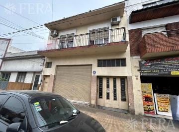 Casa · 185m² · 4 Ambientes · Venta de Departamento 4 Ambientes con Local en Piñeyro