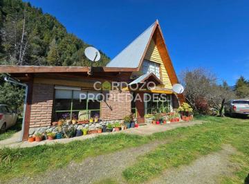 Casa de 6 ambientes, Lago Puelo · Casa con 11525 m² de Terreno y 3 Dorm. en Venta Ruta 16