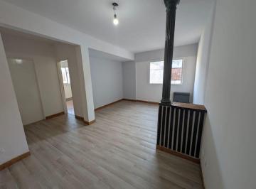 Departamento en Venta de 3 ambientes Villa Luzuriaga · Departamento de 3 Ambientes, 3º Piso por Escalera, Reciclado a Nuevo