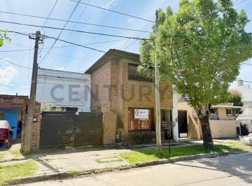 Casa · 108m² · 5 Ambientes · 1 Cochera · Casa en Venta 3 Dorm. en Berisso