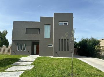 Casa · 180m² · 5 Ambientes · Casa en Alq. Temporario en Santa Emilia, Pilar del Este, Pilar