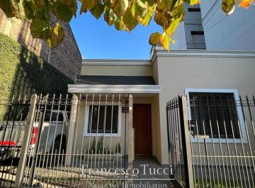 Casa · 168m² · 4 Ambientes · 2 Cocheras · Casa en Venta en Moreno Centro