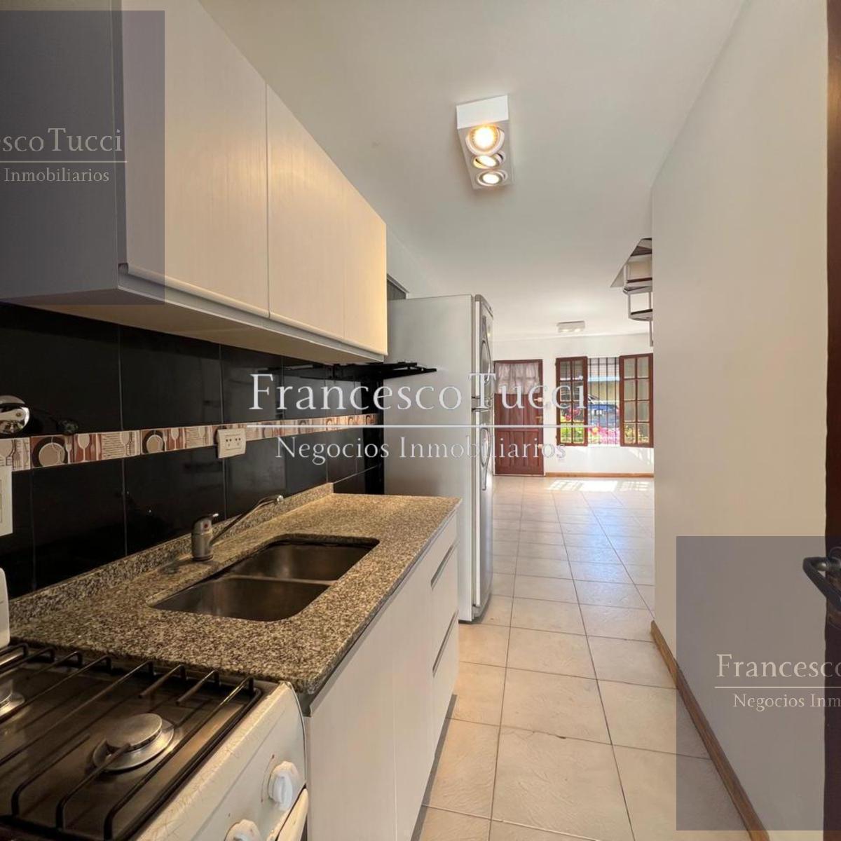 Viamonte 3000, Castelar, Morón