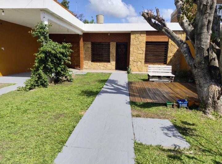 Casa · 100m² · 4 Ambientes · 1 Cochera