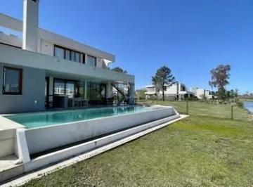 Casa · 390m² · 5 Ambientes · 2 Cocheras · Casa en Venta en Laguna Grande, Villanueva, Tigre