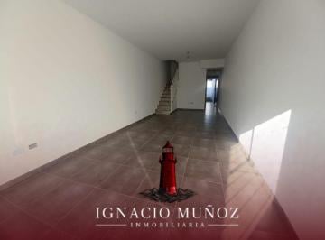 Casa de 4 ambientes, La Matanza · Triplex 4 Ambientes con Fondo Libre y Cochera Para Dos Vehículos. a Estrenar