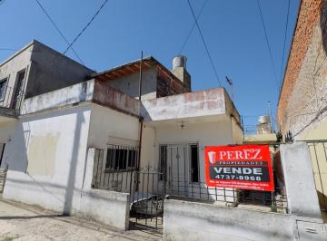 Casa · 140m² · 3 Ambientes · Casa en Venta Muy Buena Zona Oportunidad Para Reciclar