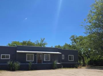 Casa · 189m² · 4 Ambientes · Casa Chalet en Venta en Luján, G. B. a. Zona Oeste, Argentina
