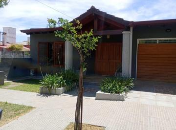 Casa · 220m² · 12 Ambientes · 2 Cocheras · Venta Casa 3 Dorm. - Barrio Quebrada de Las Rosas