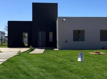 Casa · 198m² · 5 Ambientes · 2 Cocheras · Casa en Venta - Barrio Cerrado Siete Soles - Alqarias - 3 Dorm.