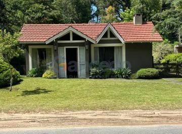 Casa · 140m² · 5 Ambientes · Casa Super Comoda en Av Shaw