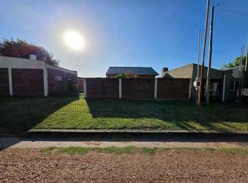 Casa · 60m² · 2 Dormitorios · Vendo Casa con Dos Dorm. y Amplio Patio en Caseros, Entre Ríos.