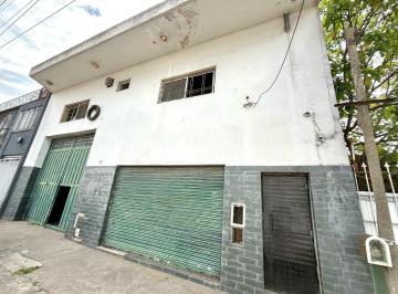 Bodega-Galpón · 287m² · 2 Ambientes · 9 Cocheras · Galpón con Local en Venta con Oficina y Baño Depósito en Bernal Oeste