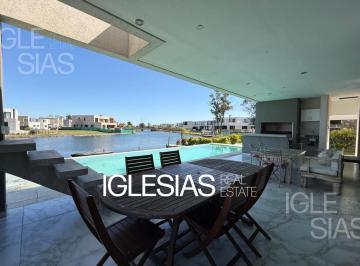 Casa · 350m² · 6 Ambientes · 6 Cocheras · Casa en Venta Al Lago en Laguna Grande, Villanueva