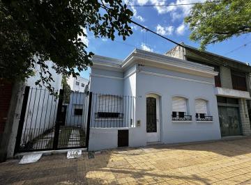 Casa · 130m² · 4 Ambientes · 2 Cocheras · Casa en Venta en La Plata