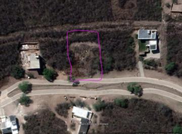 Terreno · 972m² · 1 Ambiente · 1 Cochera · Venta Lote en La Deseada Country