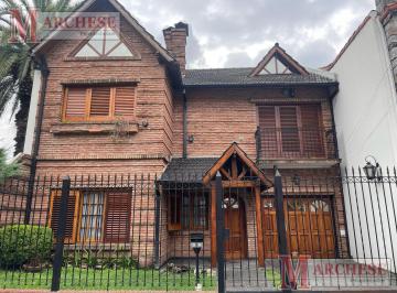 Casa · 340m² · 5 Ambientes · 2 Cocheras · Casa 5 Ambientes en Venta y en Alquiler Para Uso Comercial en Ituzaingo Norte