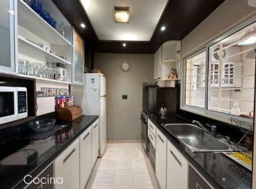 Casa de 5 ambientes, Córdoba · Los Boulevares - Venta Duplex - 4 Dorm